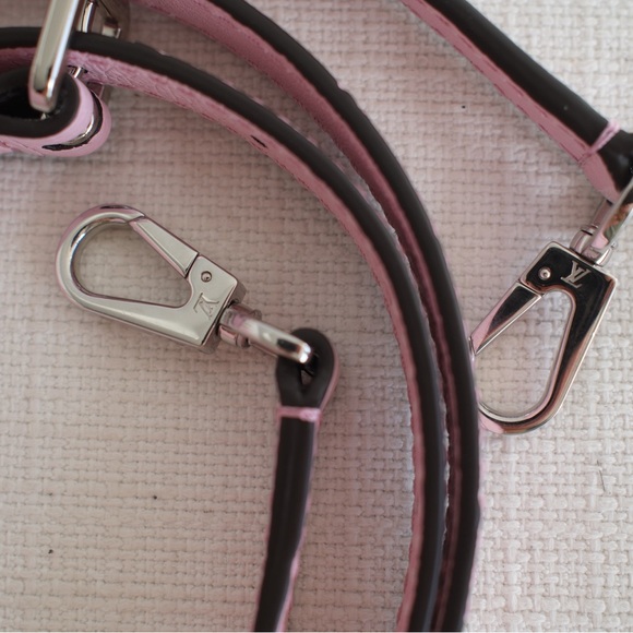 Louis Vuitton Pink Mini Capucine - Picture 5 of 15